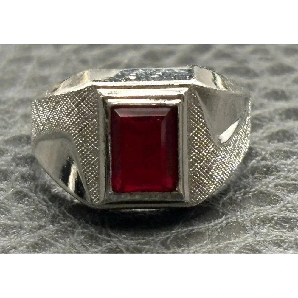 Vintage 18k HGE White Gold Plated Red Stone Signet Pinky Ring Size 5